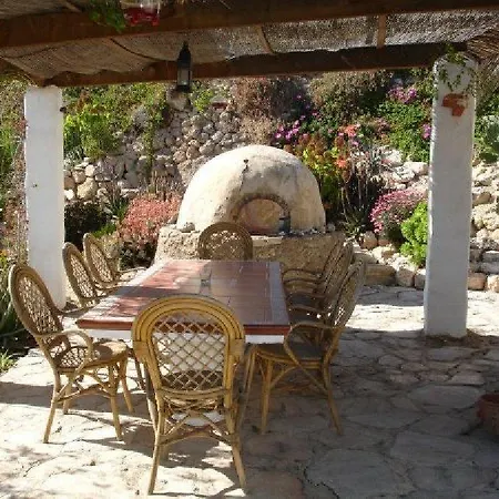 Almond Reef Casa Rural Bed & Breakfast *